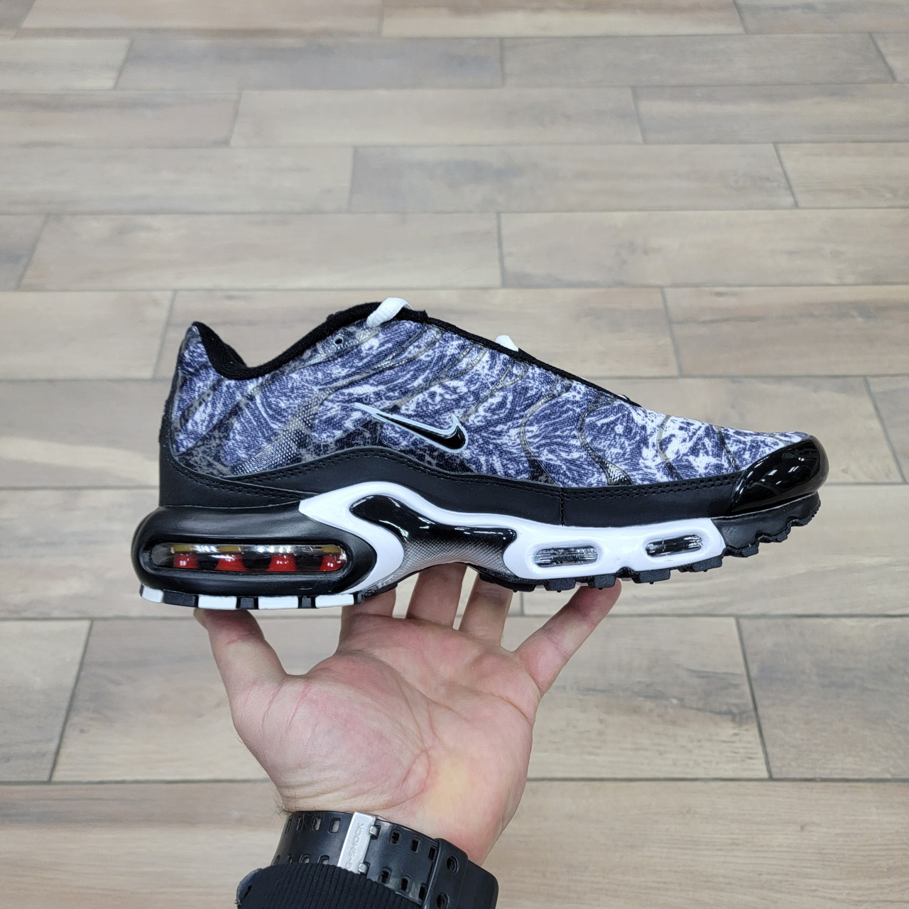 Кроссовки Nike Air Max Plus Tn «Shattered Black Ice» - фото 2 - id-p222628659