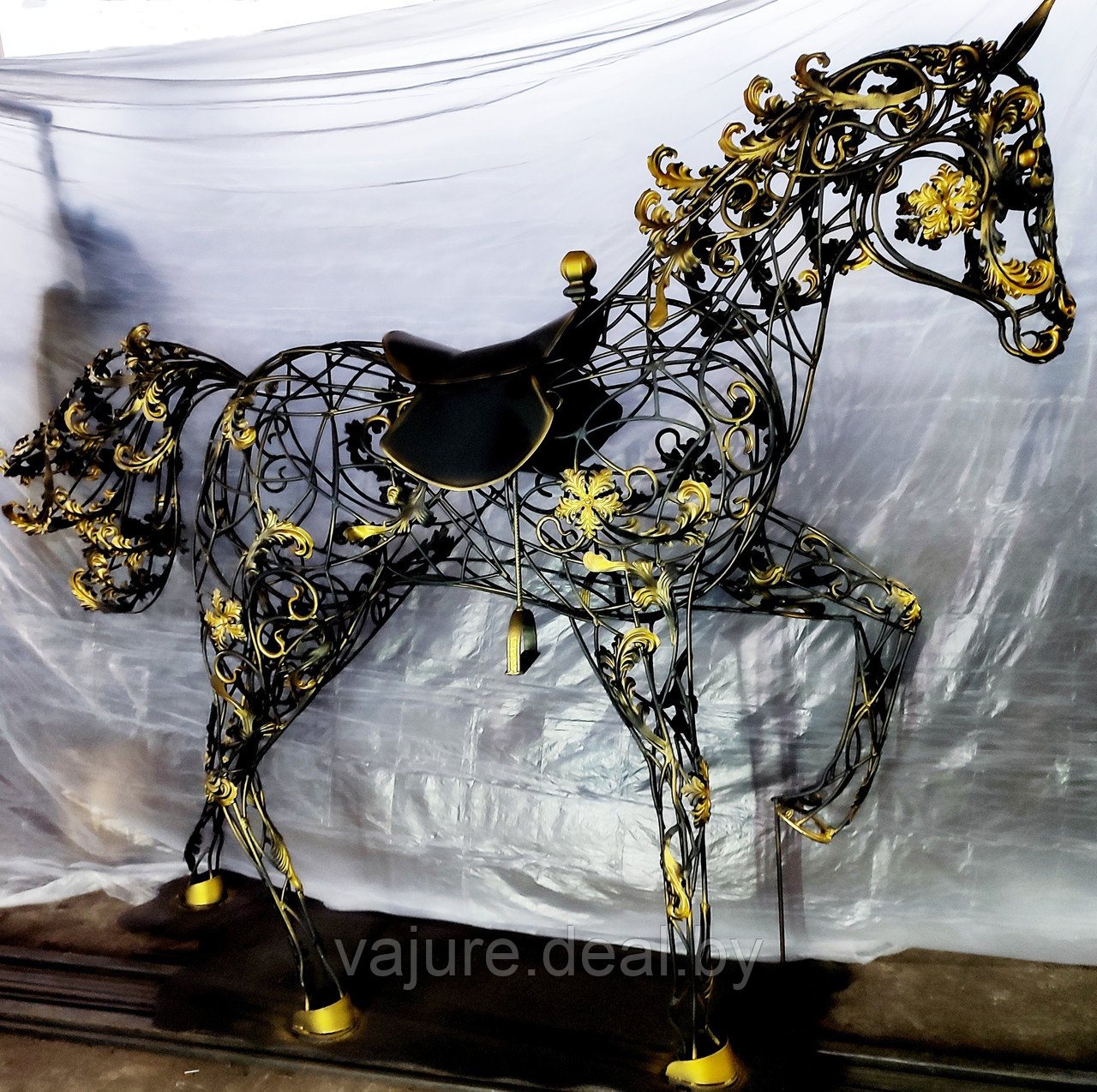 МАФ "Лошадь с золотыми подковами"