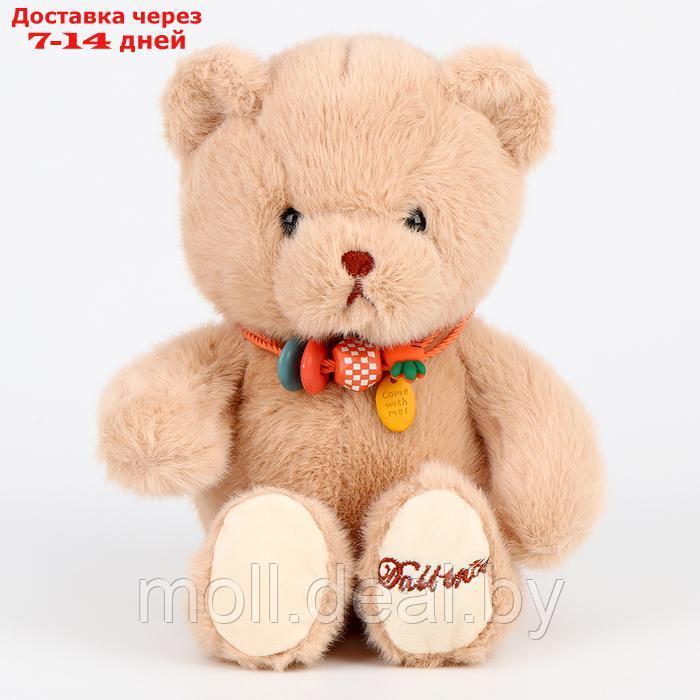 Мягкая игрушка "Медведь" с ожерельем, 20 см, цвет бежевый - фото 1 - id-p222992048