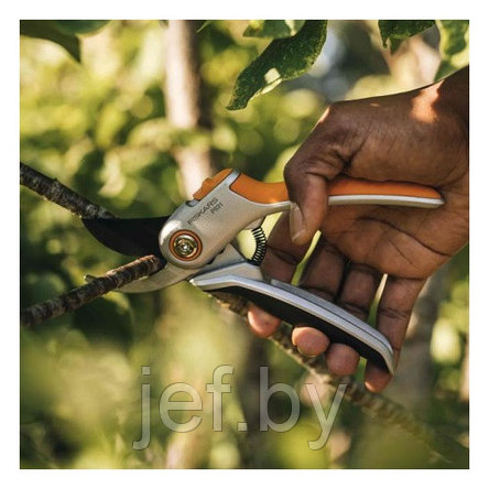 Секатор плоскостной металлический  Plus P531 FISKARS 1057168, фото 2