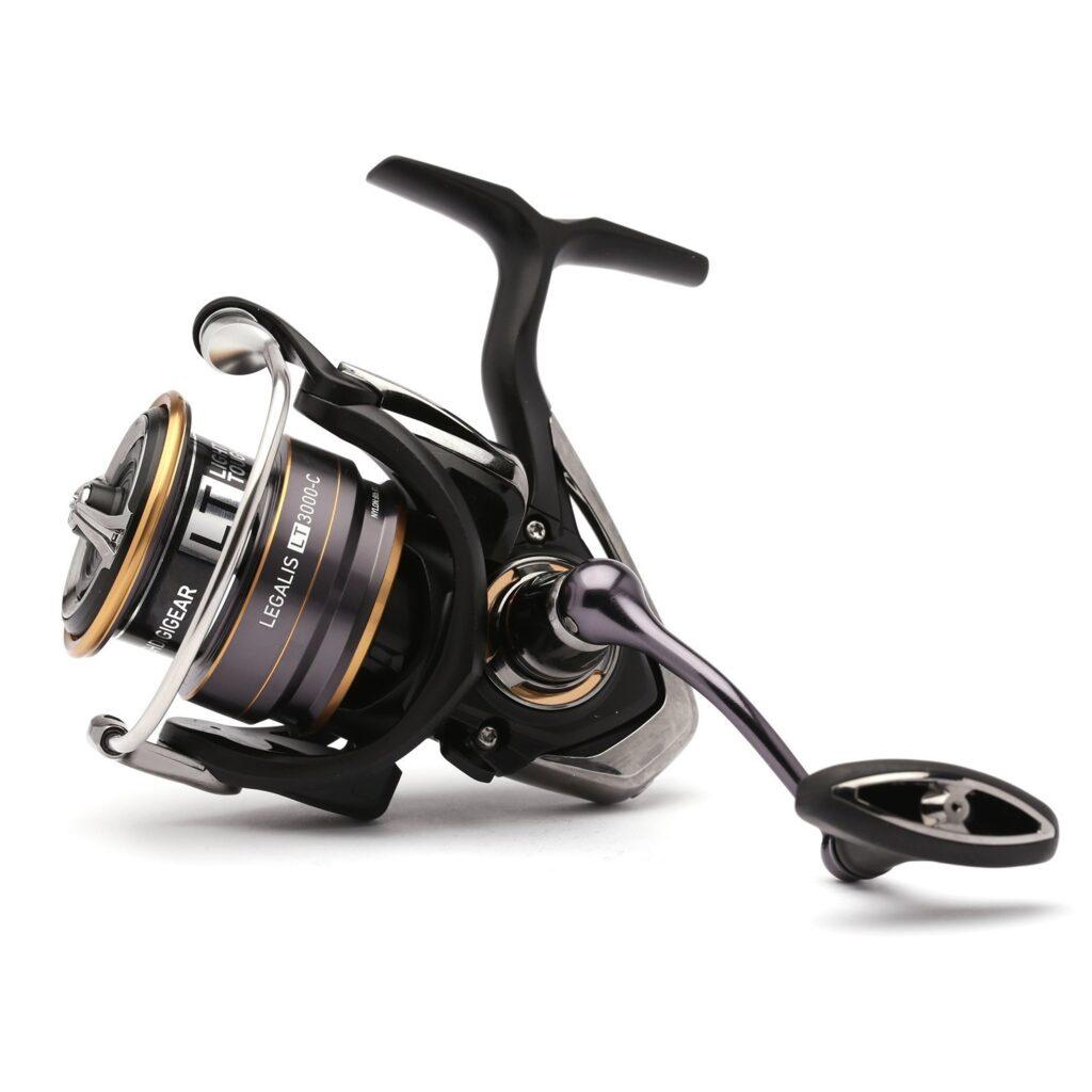 Катушка безынерционная Daiwa 20 Legalis LT 3000-C - фото 1 - id-p223096910