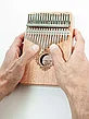 Калимба деревянная 17 нот с чехлом (бежевый), фото 6