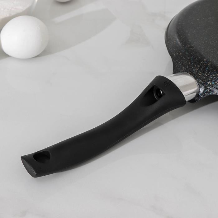 Сковорода блинная Granit Ultra, d=24 см, пластиковая ручка, антипригарное покрытие, цвет чёрный - фото 4 - id-p223243930