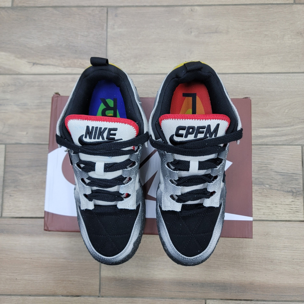 Кроссовки Cactus Plant Flea Market X Nike Dunk Low SP White Gray Black - фото 2 - id-p223210806