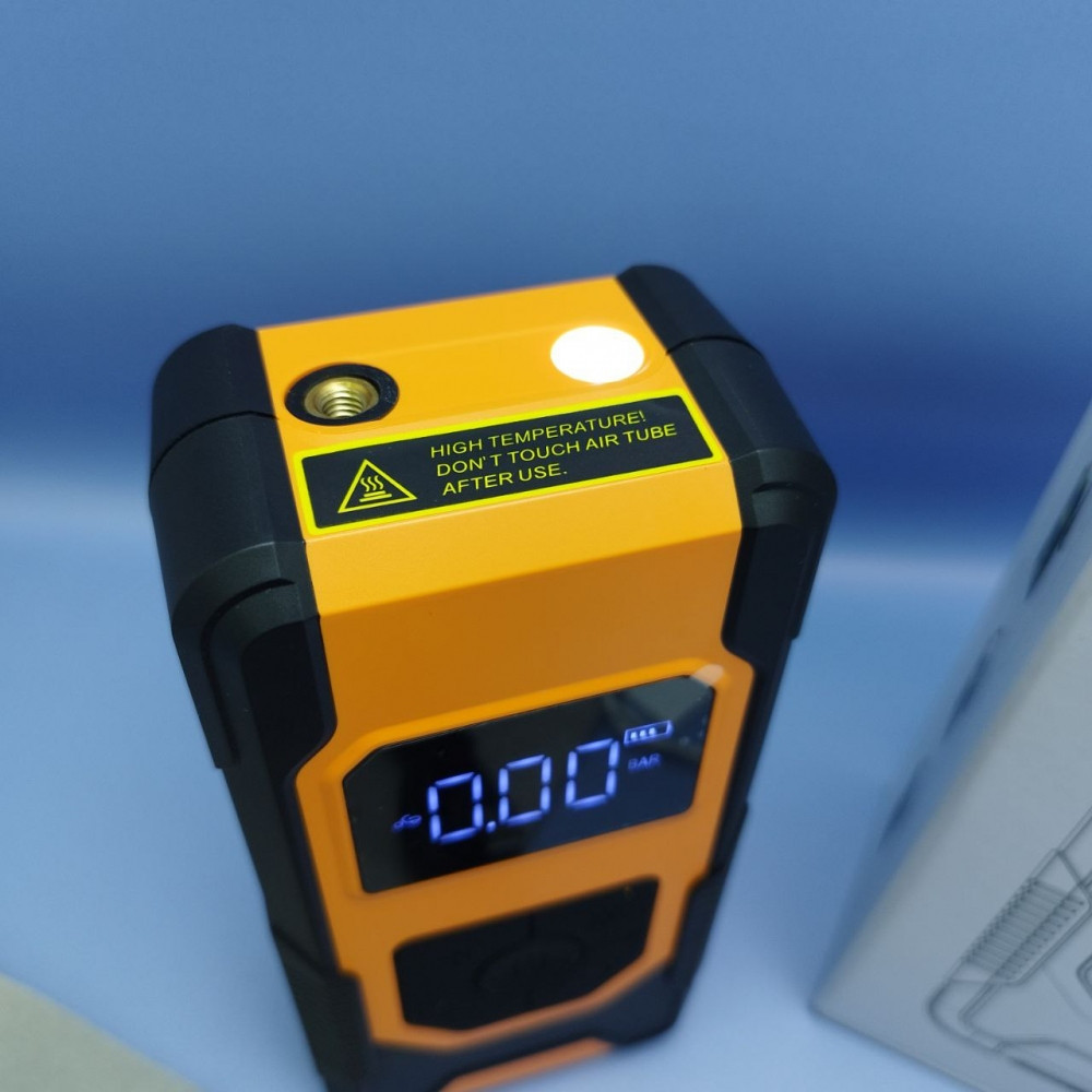 Портативный автомобильный компрессор Air Compressor с функцией Powerbank c LED-дисплеем и фонариком, 4 насадки - фото 10 - id-p223346459