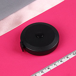 Сантиметровая лента рулетка 0,75*150 см, черного цвета,сантиметр -белый