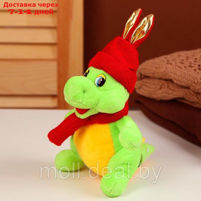 Мягкая игрушка "Дракон" в красной шапке с ушами, 15 см, цвет зеленый - фото 3 - id-p223341542