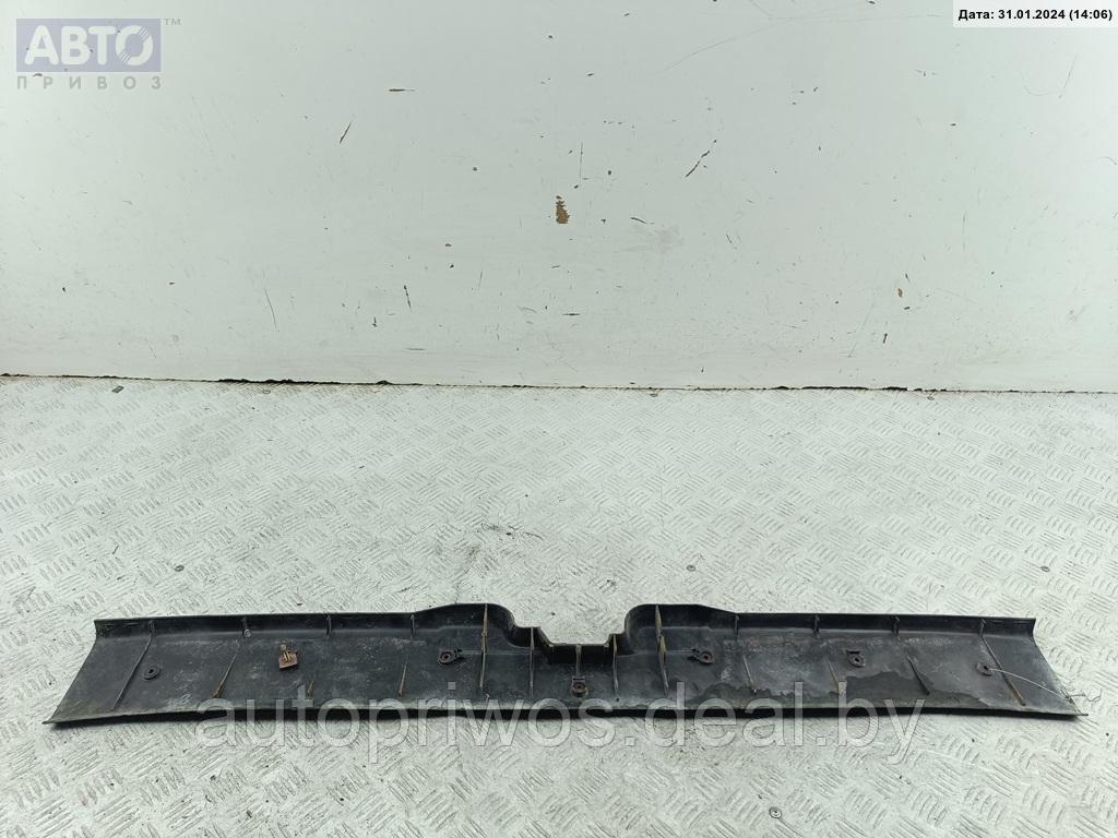 Накладка двери (крышки) багажника Volkswagen Transporter T4 - фото 2 - id-p223392980