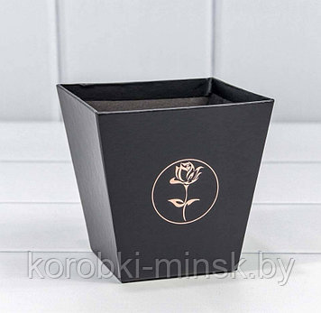 Коробка- ваза с тиснением "Мини" 10,6*10,7*7,2см. Черный