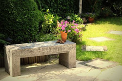 Преимущества садовой мебели из бетона