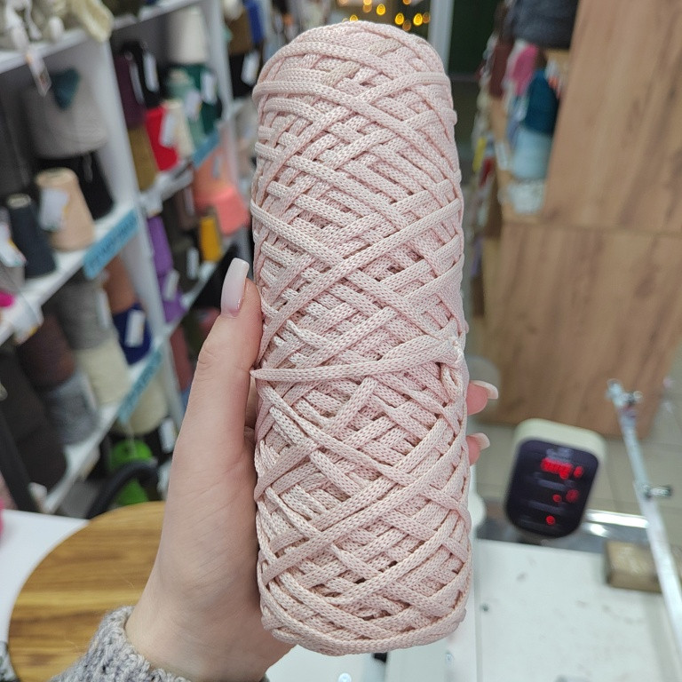 Шнур полиэфирный 4 мм без сердечника 100м цвет ваниль /жемчужно-розовый