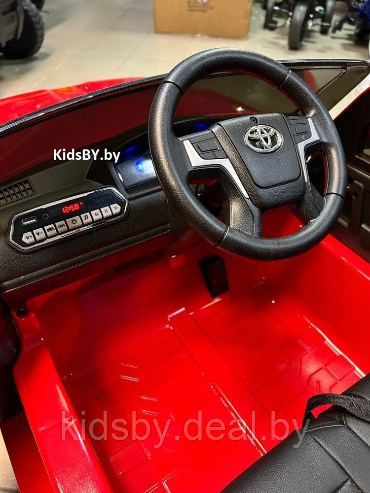 Детский электромобиль RiverToys Toyota Land Cruiser 200 JJ2022 (красный глянец) - фото 3 - id-p202997087