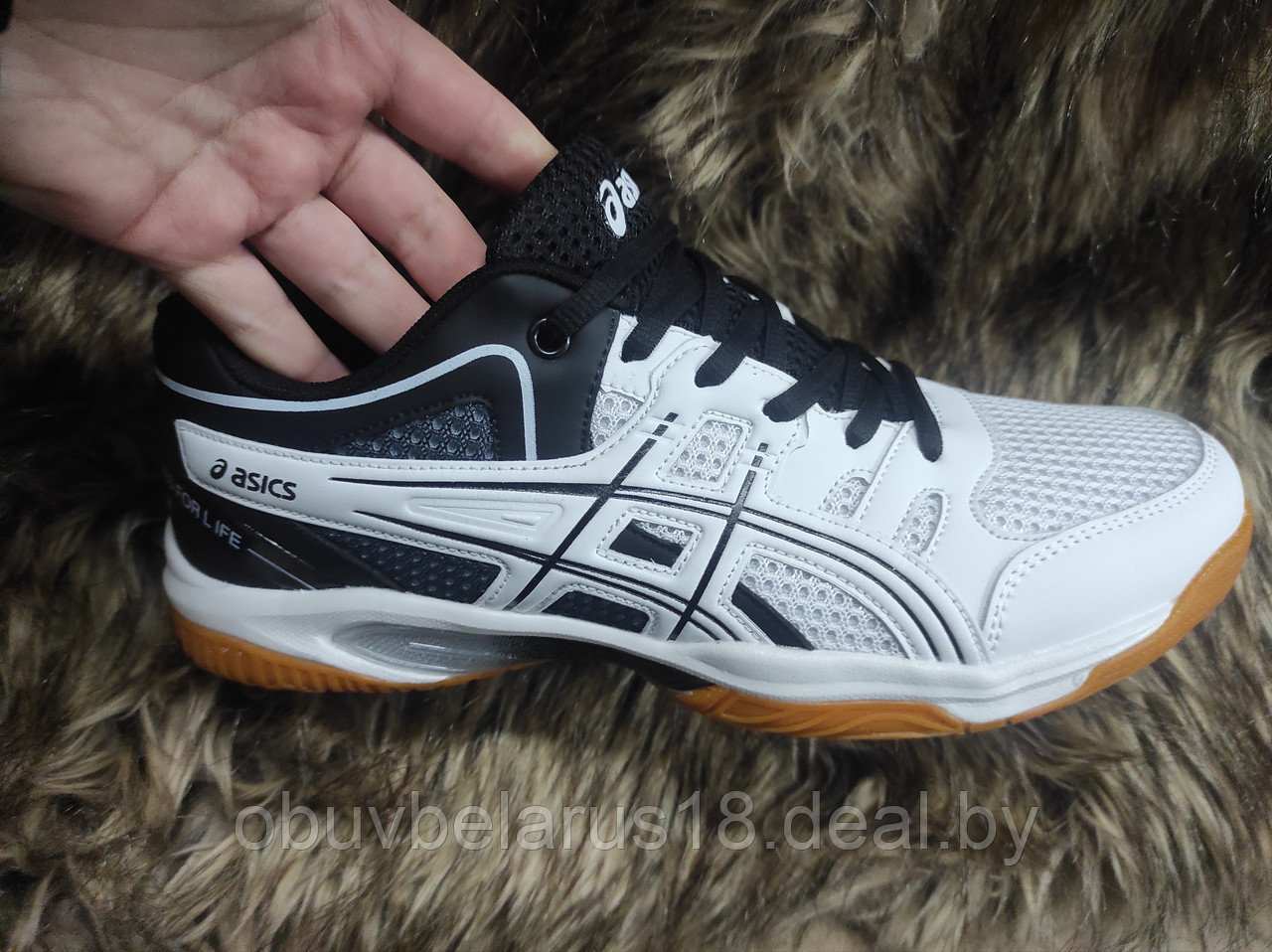 Кроссовки волейбольные Asics (размер 43,44) доставка по РБ - фото 1 - id-p223675252