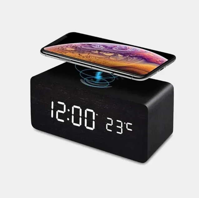 Цифровые часы будильник с беспроводной зарядкой для телефона / Настольные многофункциональные электронные часы - фото 9 - id-p223943672