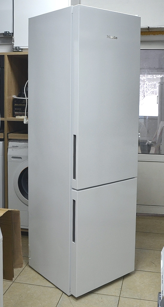 Новый двухкамерный холодильник 60 см ширина Miele KFN29132D ws Германия Гарантия 6 мес - фото 1 - id-p167559884