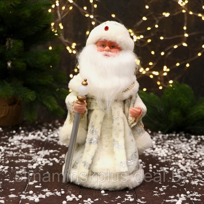 Дед Мороз "С фонариком на посохе и узорами на шубке" 30 см, двигается, белый - фото 1 - id-p224029051