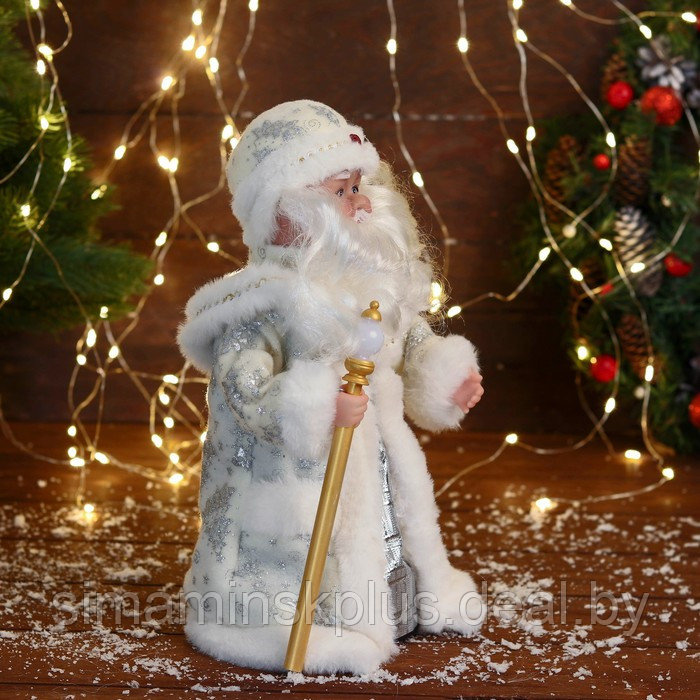 Дед Мороз "С фонариком на посохе и узорами на шубке" 30 см, двигается, белый - фото 6 - id-p224029051