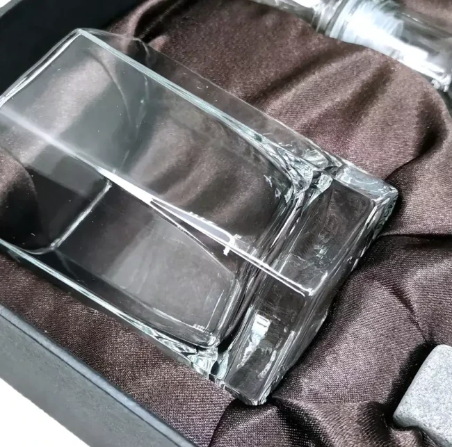 Подарочный набор для виски со штофом, 2 стакана, 6 камней AmiroTrend ABW-403 brown crystal - фото 3 - id-p224099142