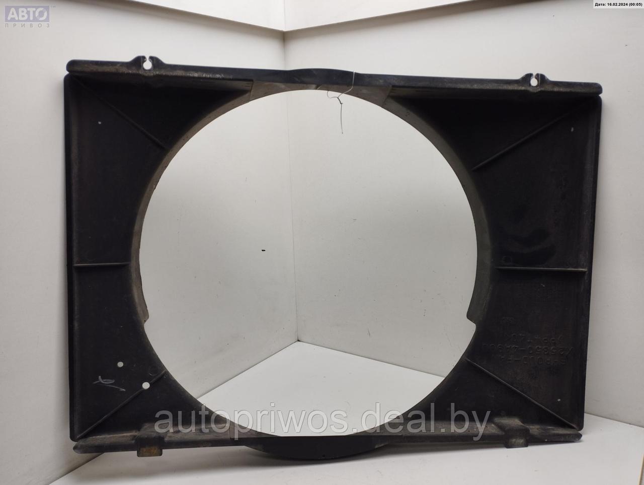 Диффузор (кожух) вентилятора радиатора Hyundai H1 - фото 1 - id-p218188997