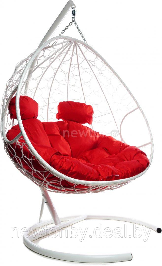 Подвесное кресло M-Group Для двоих 11450106 (белый ротанг/красная подушка) - фото 1 - id-p224155162