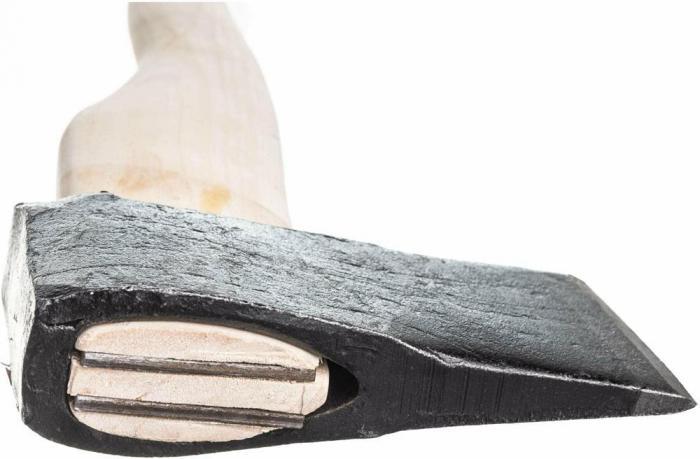 Топор-колун для рубки дров ИЖСТАЛЬ ручной кованый в сборе с удлиненной деревянной ручкой - фото 3 - id-p223610606