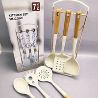 Набор кухонных силиконовых принадлежностей Kitchen set silicone 7 предметов на подставке / Светлое дерево