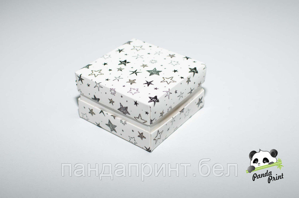 Коробка 100х100х60 с пояском Черно-золотые звезды