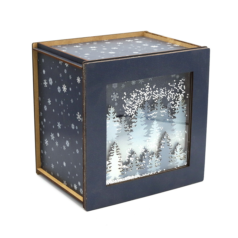 Лес в снегу (квадратная, темная) - упаковка новогодняя из дерева - фото 1 - id-p224379154