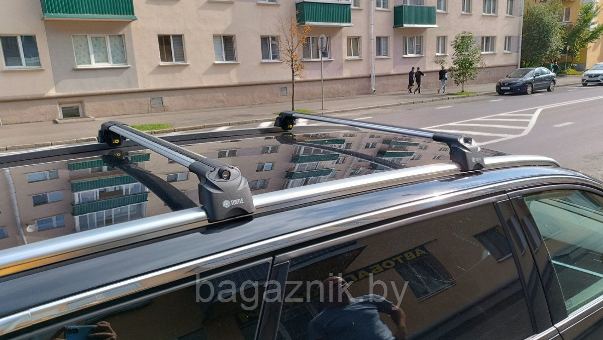 Багажник (поперечины) Turtle Air 2 Silver на интегрированные рейлинги ...