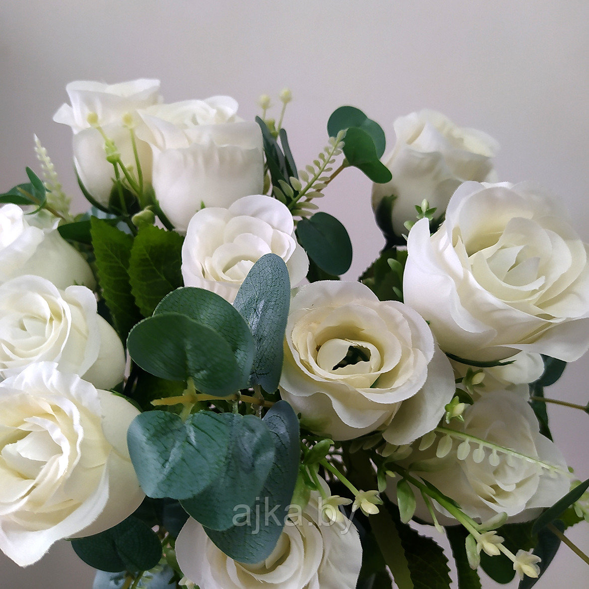Букет из искусственных роз с эвкалиптом 50 см, белый - фото 5 - id-p224478894