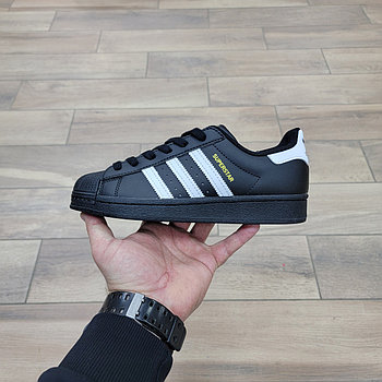 Кроссовки Wmns Adidas Superstar Black White 36