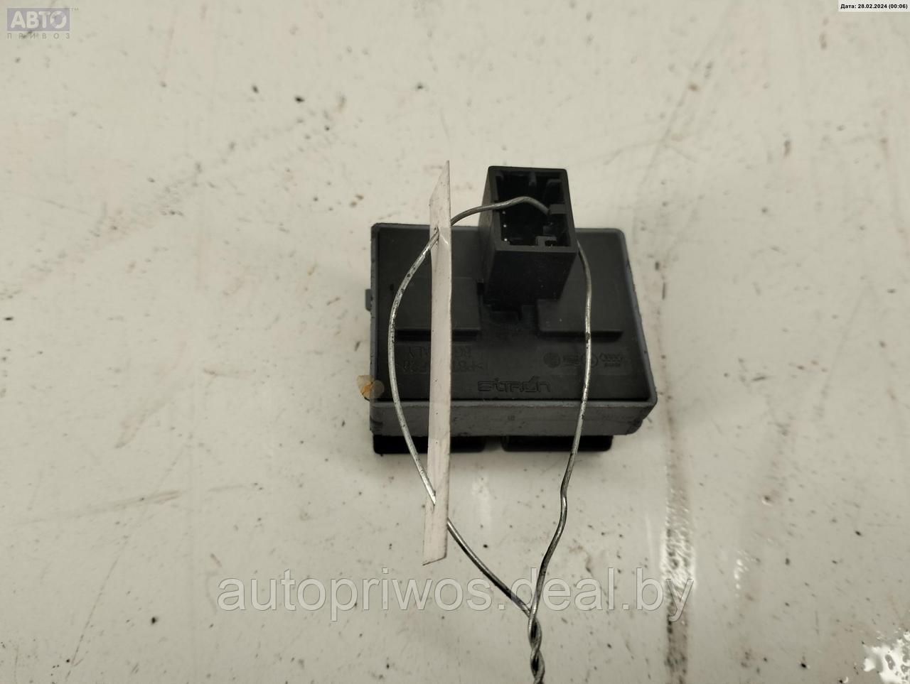 Кнопка стеклоподъемника переднего левого Volkswagen Polo (2001-2005) - фото 2 - id-p224517547