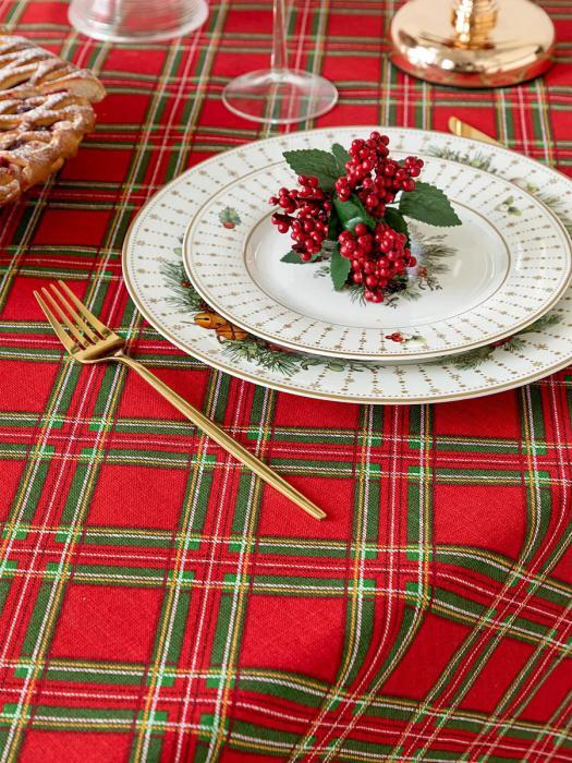 Скатерть с салфетками набор на прямоугольный стол для кухни новогодний и праздничный тканевый красный в клетку - фото 5 - id-p224444182