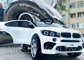 Детский электромобиль RiverToys BMW X6M Lux X011XX (белый) полноприводной