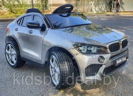 Детский электромобиль RiverToys BMW X6M Lux X011XX (серебристый автокраска) полноприводной