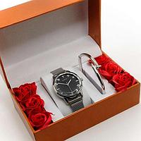 Женский подарочный набор  2в1  GUCCI   (часы + браслет в коробочке с розами)