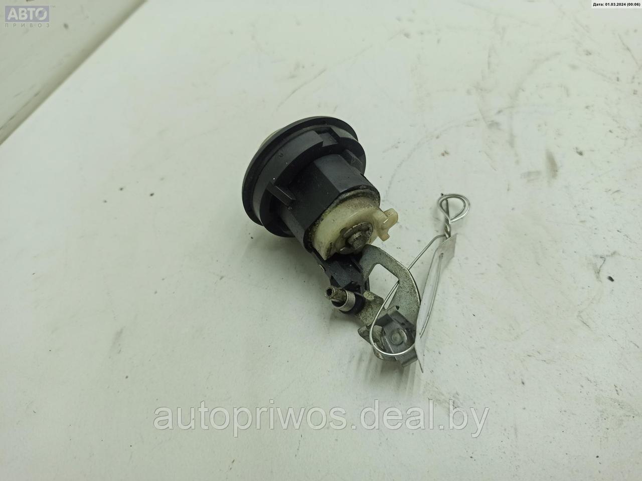 Кнопка открывания багажника Renault Sandero - фото 2 - id-p224559908