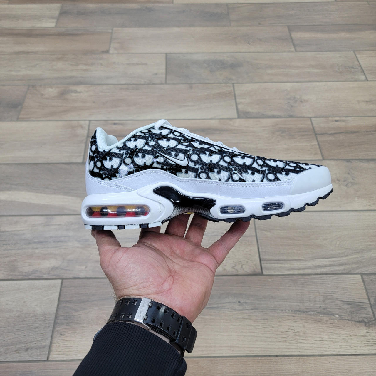 Кроссовки Nike Air Max Plus X Dior - фото 2 - id-p224554243