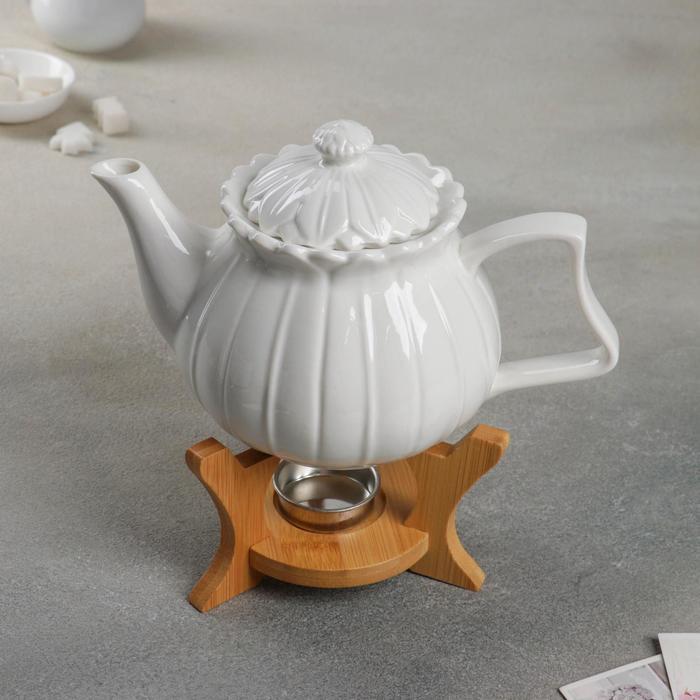 Чайник фарфоровый заварочный на деревянной подставке Доляна «Тюльпан», 700 мл, цвет белый - фото 1 - id-p224690170