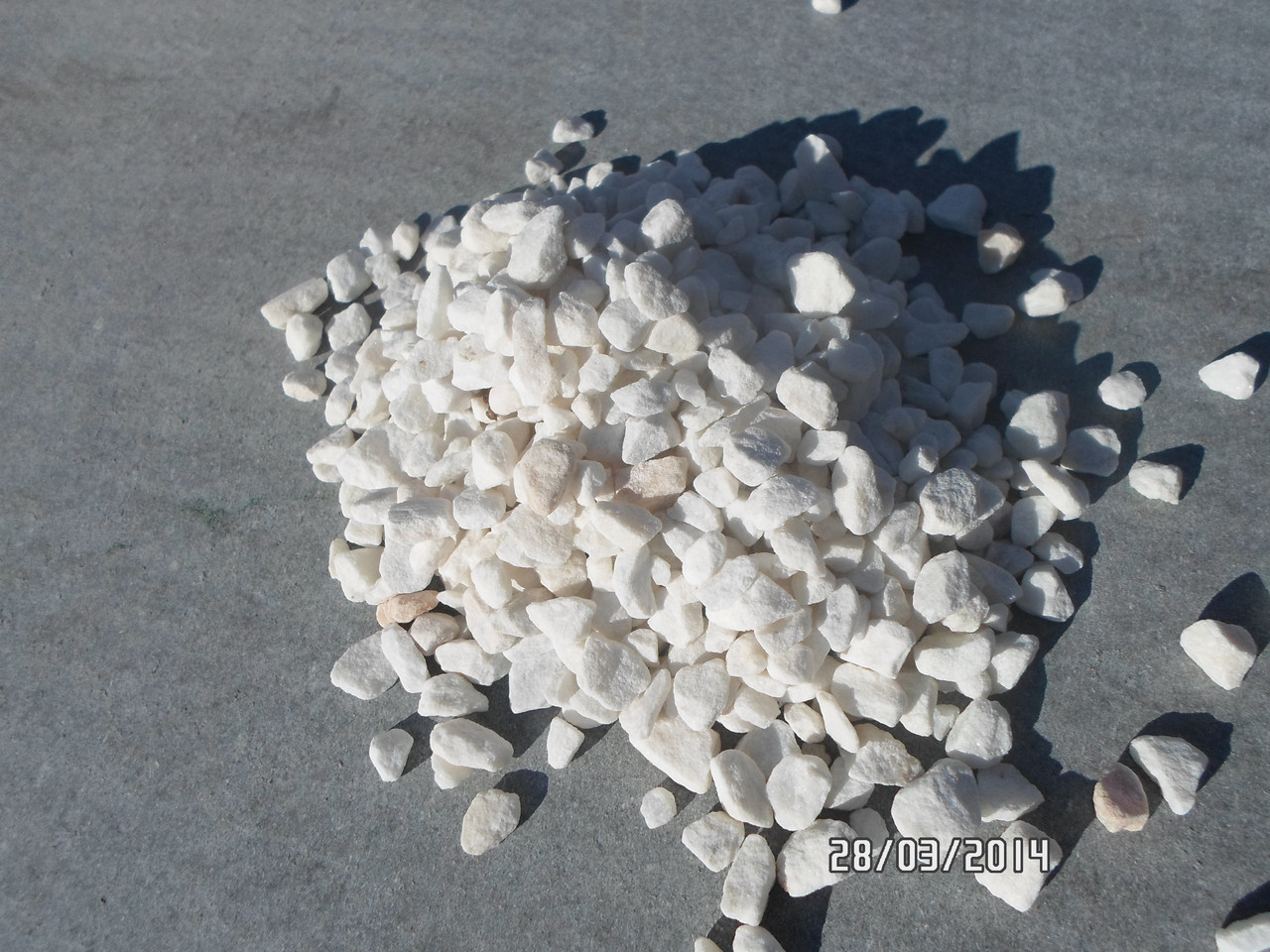 Щебень мраморный декоративный белый 10-20 мм (20 кг) - фото 4 - id-p224794263