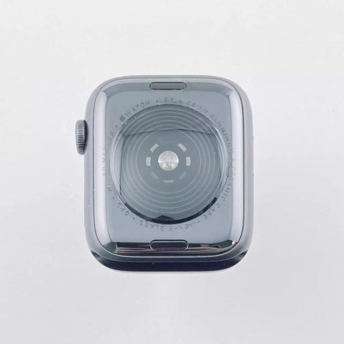 Apple Watch SE GPS, 44mm Space Gray Aluminium Case with Black Sport Band - Regular, Model A2352 - фото 2 - id-p224494581