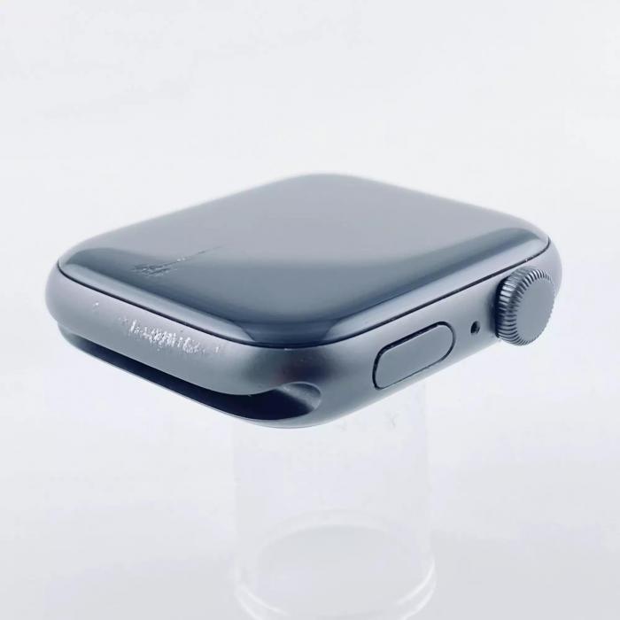 Apple Watch SE GPS, 44mm Space Gray Aluminium Case with Black Sport Band - Regular, Model A2352 - фото 3 - id-p224494581