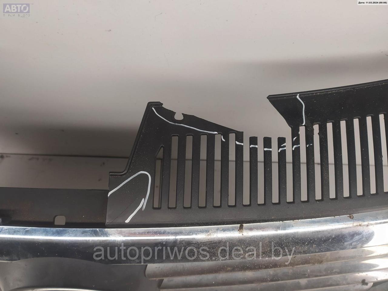 Решетка радиатора Volkswagen Passat B6 - фото 2 - id-p222540445
