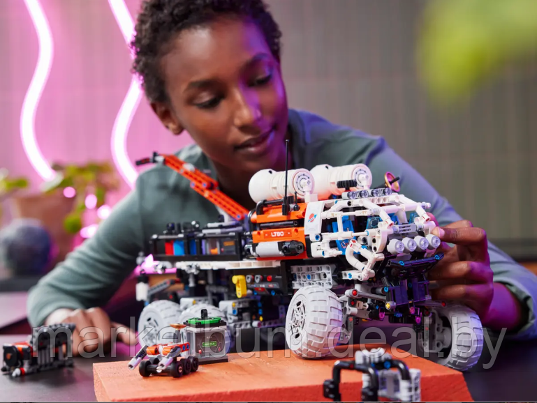 Конструктор LEGO Technic 42180 Марсоход для исследования экипажа - фото 10 - id-p224932782