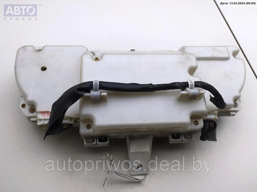 Щиток приборный (панель приборов) Toyota Avensis Verso - фото 2 - id-p224979040