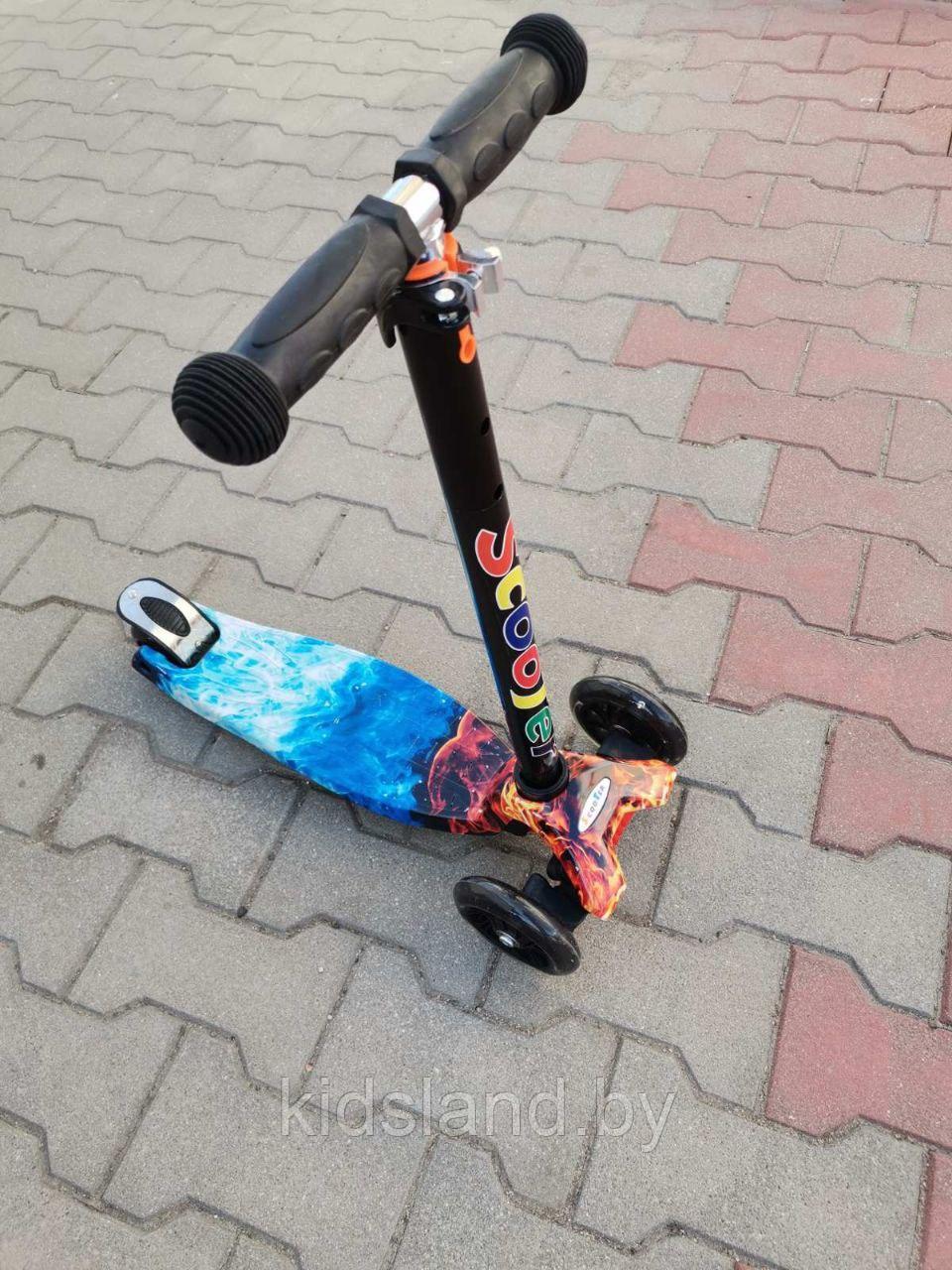 Детский самокат Scooter Maxi с принтом и светящимися колесами 036Z (черный) - фото 4 - id-p74181330