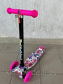 Самокат BelAshimi Scooter (цветы розовые колеса) светящиеся колеса