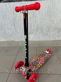 Самокат BelAshimi Scooter (разноцветное драже красные колеса) светящиеся колеса