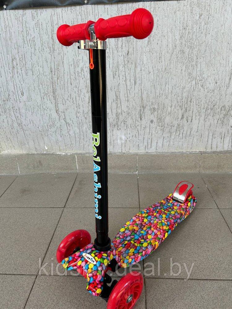 Самокат BelAshimi Scooter (разноцветное драже красные колеса) светящиеся колеса - фото 1 - id-p225036829