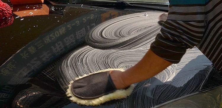 Губка для бережной мойки автомобиля - мягкая перчатка - безразмерная рукавица - варежка из искусственной - фото 2 - id-p225059462